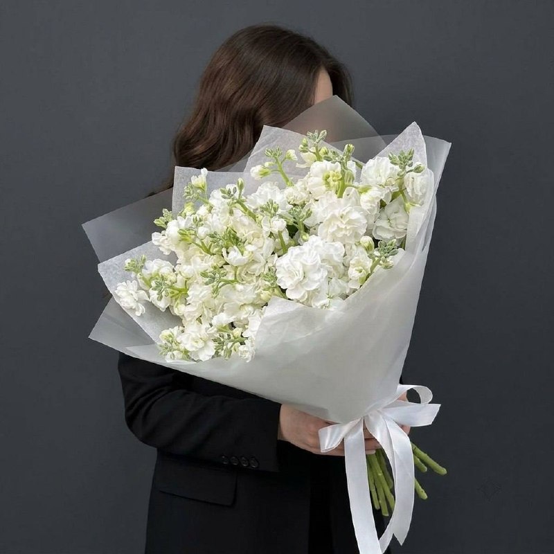 Моно-букет из белой маттиолы